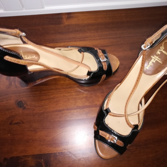 COLE HAAN sz 7 Peep Toe Strap Patent 4 inch Wedge - Picture 2 of 5